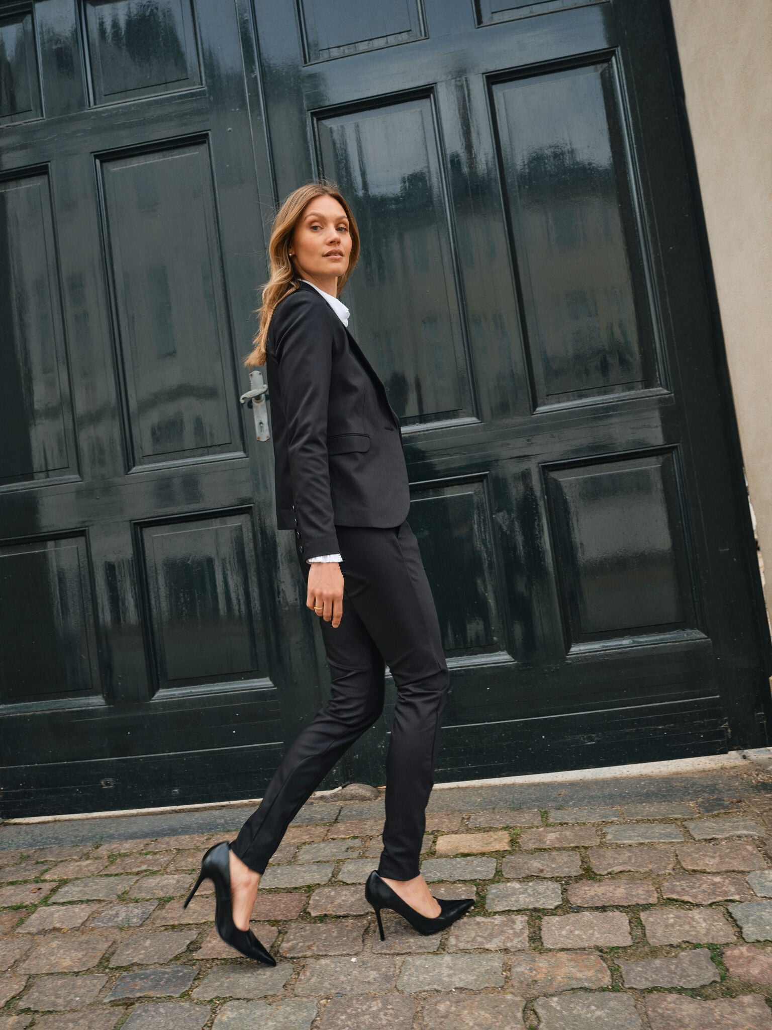 Modelshot / Black / Detail